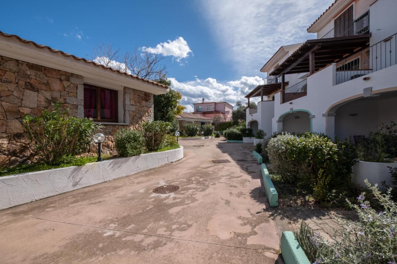 Villa Oleandri Rossi Tanaunella Exterior foto