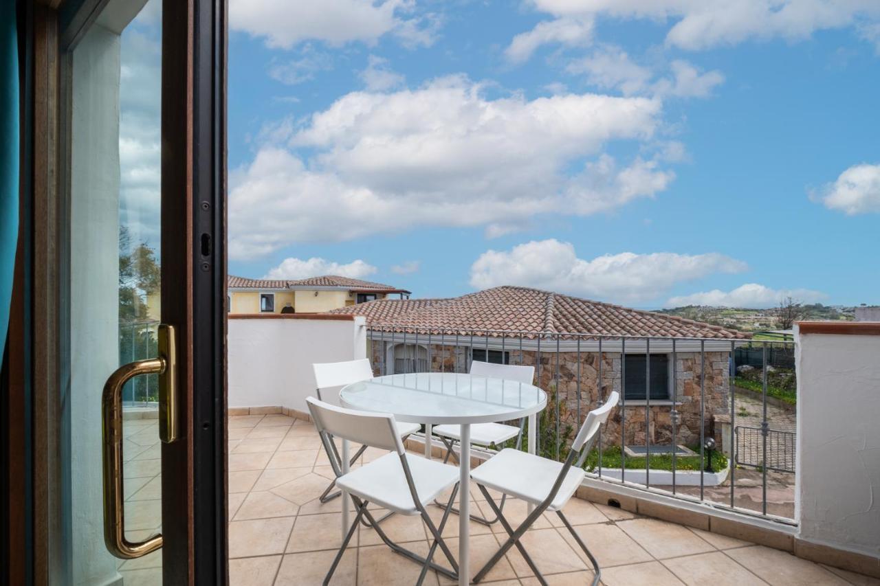 Villa Oleandri Rossi Tanaunella Exterior foto